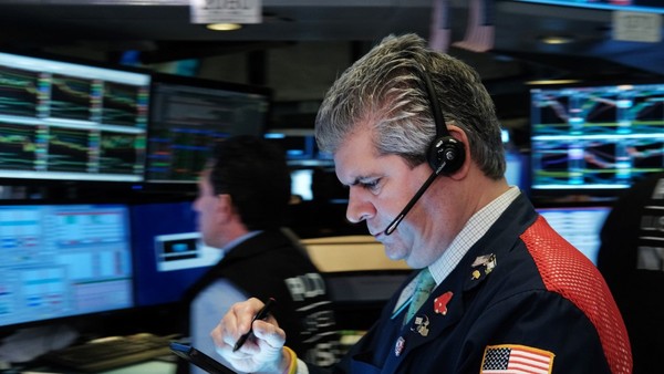 Giới đầu tư bán chốt lời cổ phiếu công nghệ